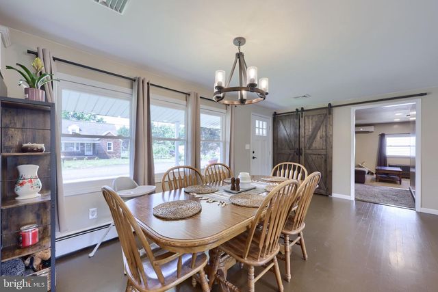 21 EAST STREET, Mount Holly Springs, PA 17065