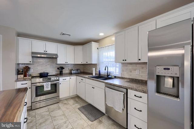 21 EAST STREET, Mount Holly Springs, PA 17065