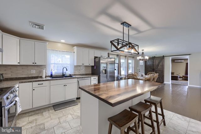 21 EAST STREET, Mount Holly Springs, PA 17065
