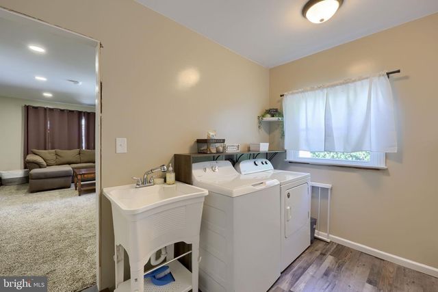 21 EAST STREET, Mount Holly Springs, PA 17065