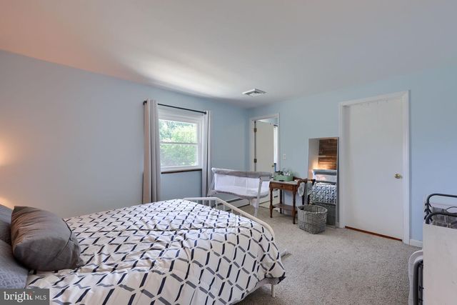 21 EAST STREET, Mount Holly Springs, PA 17065