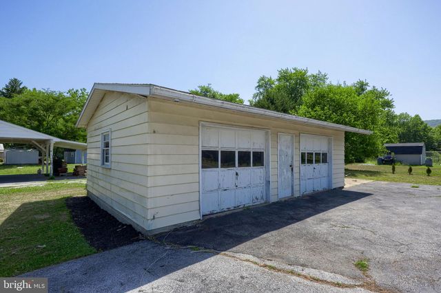 21 EAST STREET, Mount Holly Springs, PA 17065