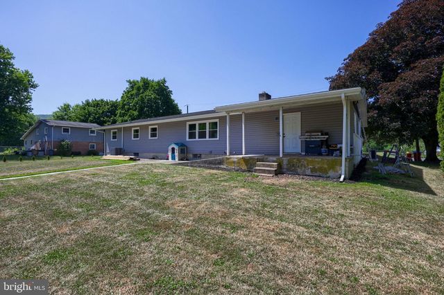 21 EAST STREET, Mount Holly Springs, PA 17065
