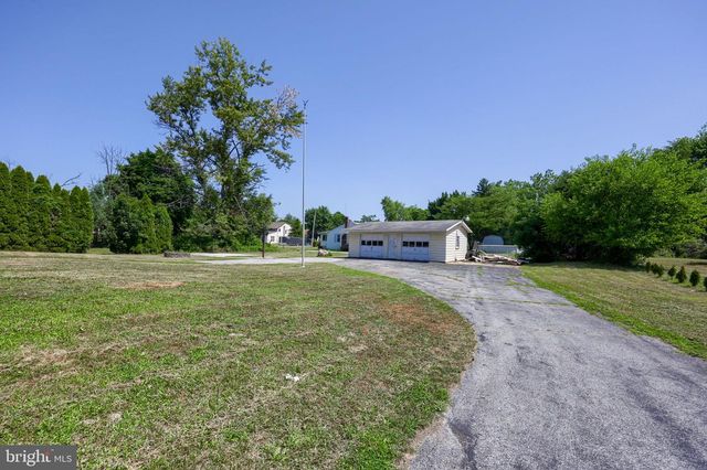 21 EAST STREET, Mount Holly Springs, PA 17065
