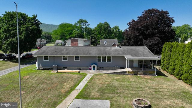 21 EAST STREET, Mount Holly Springs, PA 17065