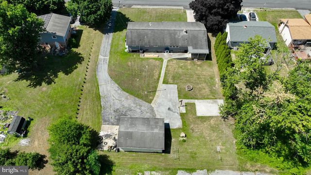 21 EAST STREET, Mount Holly Springs, PA 17065