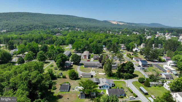 21 EAST STREET, Mount Holly Springs, PA 17065