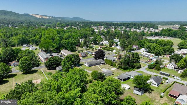 21 EAST STREET, Mount Holly Springs, PA 17065