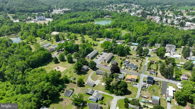 21 EAST STREET, Mount Holly Springs, PA 17065
