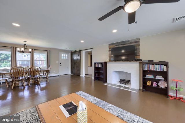 21 EAST STREET, Mount Holly Springs, PA 17065