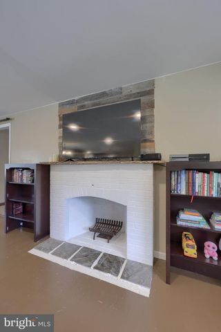 21 EAST STREET, Mount Holly Springs, PA 17065