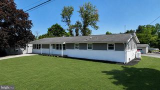 21 EAST STREET, Mount Holly Springs, PA 17065