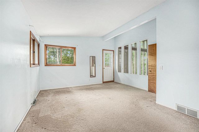 2550 Bewell Avenue, Lowell, MI 49331