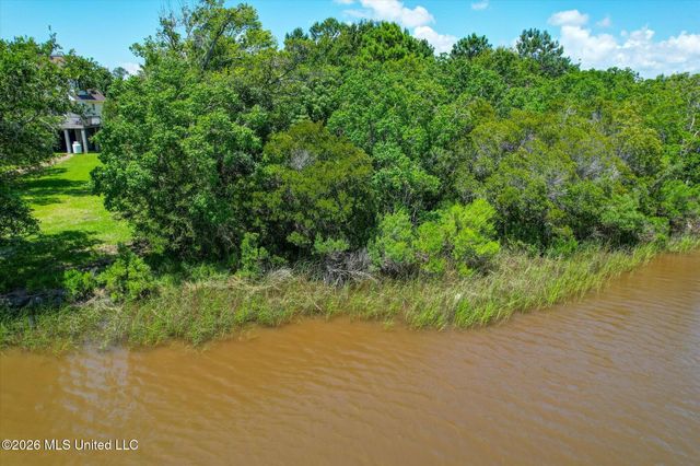 5138 Pointset Avenue, Bay Saint Louis, MS 39520