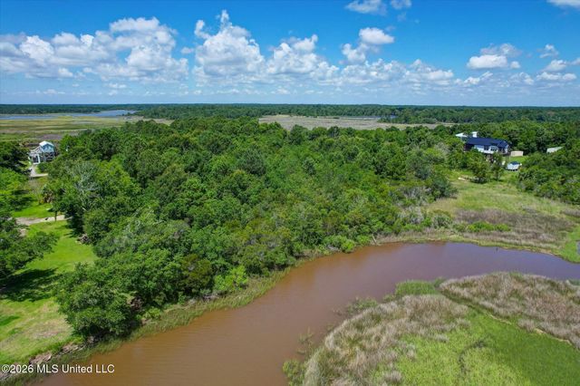 5138 Pointset Avenue, Bay Saint Louis, MS 39520