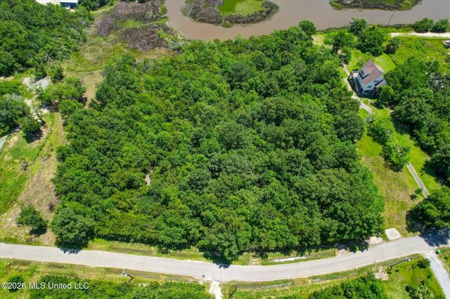 5138 Pointset Avenue, Bay Saint Louis, MS 39520