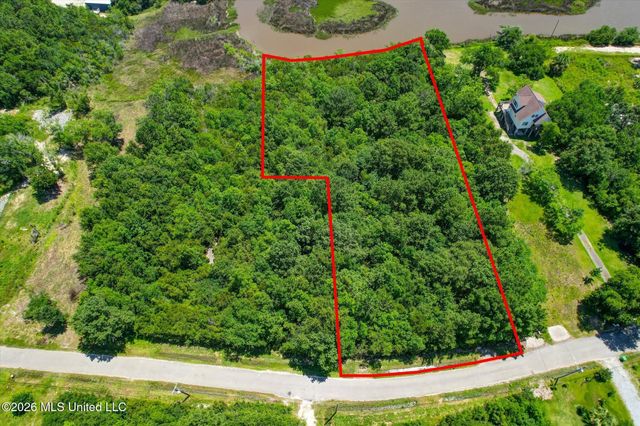 5138 Pointset Avenue, Bay Saint Louis, MS 39520
