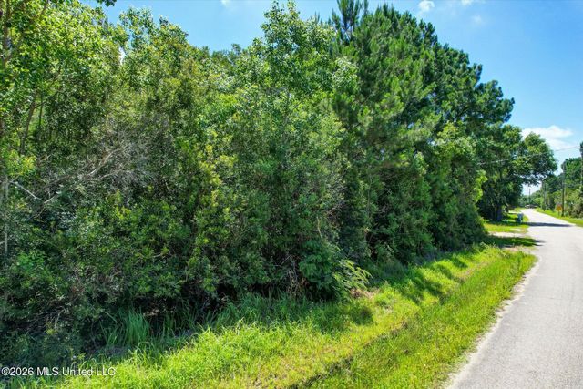 5138 Pointset Avenue, Bay Saint Louis, MS 39520