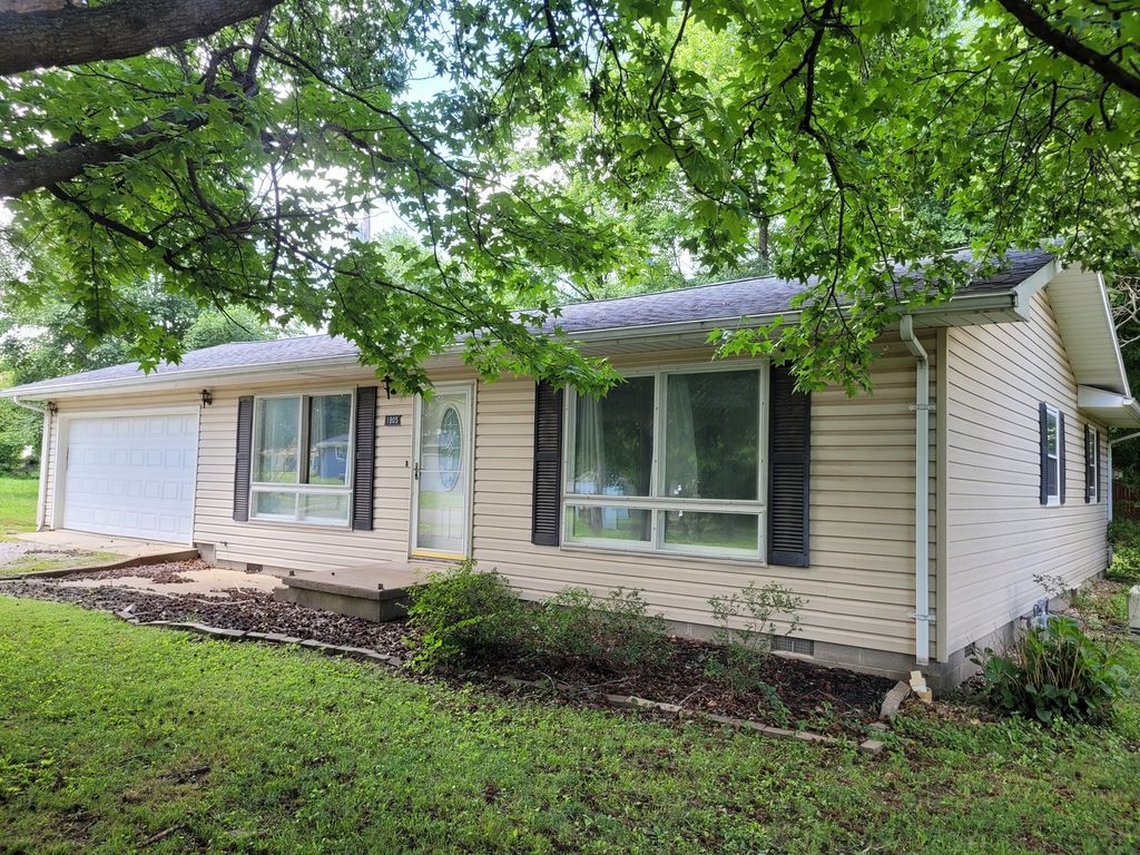 Image 1 of property listing at 1905 S 15th Street, Mt Vernon, IL 62864
