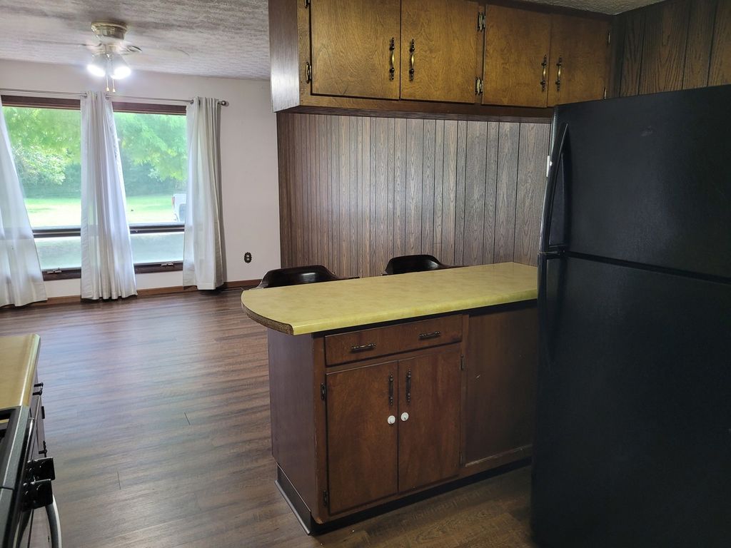 Image 18 of property listing at 1905 S 15th Street, Mt Vernon, IL 62864