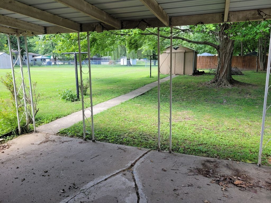 Image 20 of property listing at 1905 S 15th Street, Mt Vernon, IL 62864