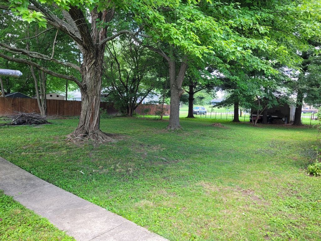 Image 21 of property listing at 1905 S 15th Street, Mt Vernon, IL 62864