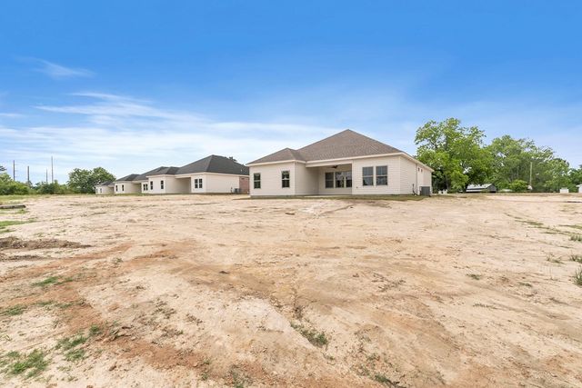 174 Oscar Godwin Road, Dothan, AL 36301
