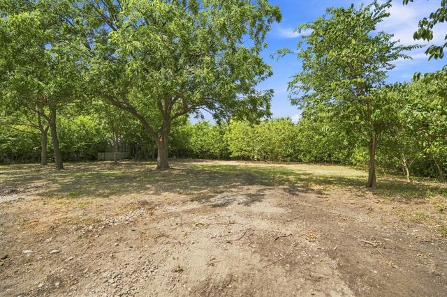 205 Lazy Lane, Red Oak, TX 75154