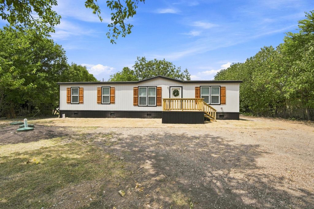 205 Lazy Lane, Red Oak, TX 75154