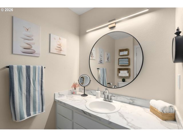 13193 Sw RAPTOR Pl, Tigard, OR 97223