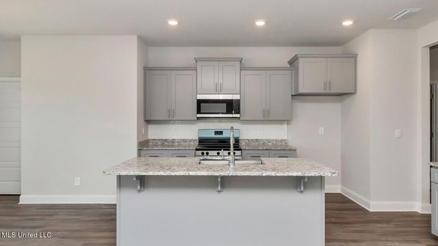6662 Sago Palm Lane, Ocean Springs, MS 39564