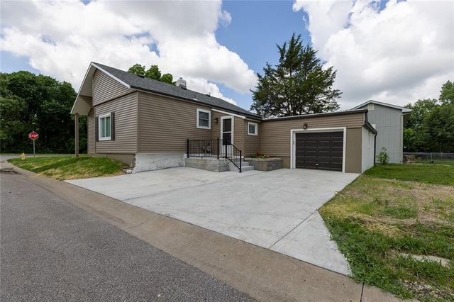 638 E Mill Street, Liberty, MO 64068