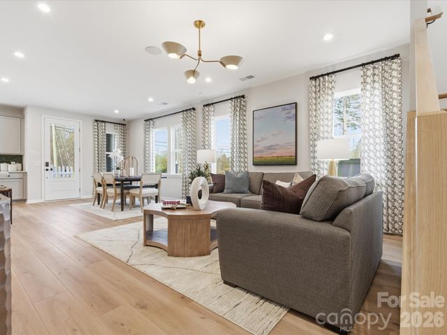 8312 Discovery Lane, Charlotte, NC 28216