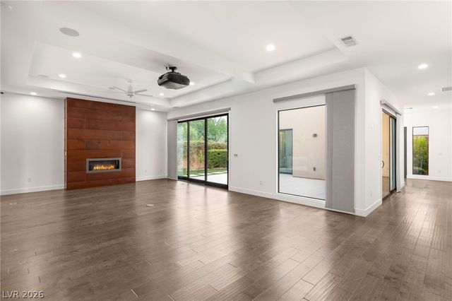 15 Gemstar Lane, Las Vegas, NV 89135