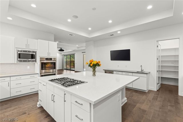 15 Gemstar Lane, Las Vegas, NV 89135