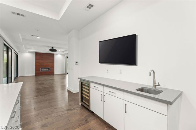 15 Gemstar Lane, Las Vegas, NV 89135