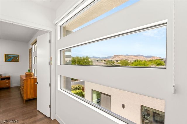 15 Gemstar Lane, Las Vegas, NV 89135