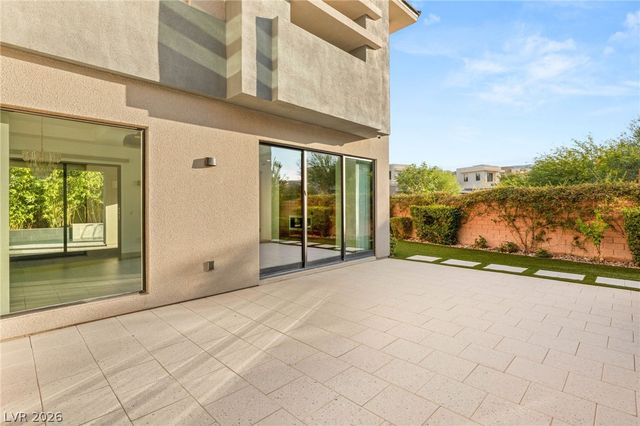 15 Gemstar Lane, Las Vegas, NV 89135