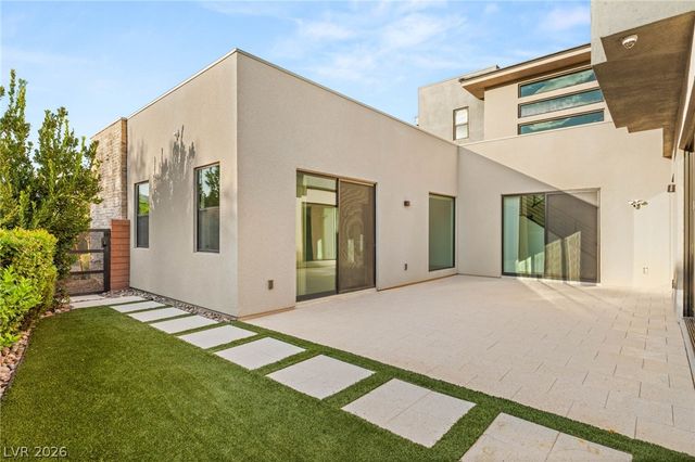 15 Gemstar Lane, Las Vegas, NV 89135