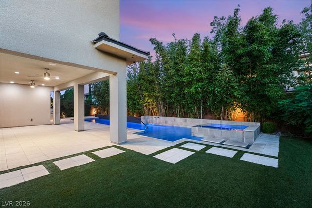 15 Gemstar Lane, Las Vegas, NV 89135