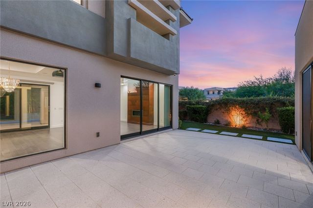 15 Gemstar Lane, Las Vegas, NV 89135