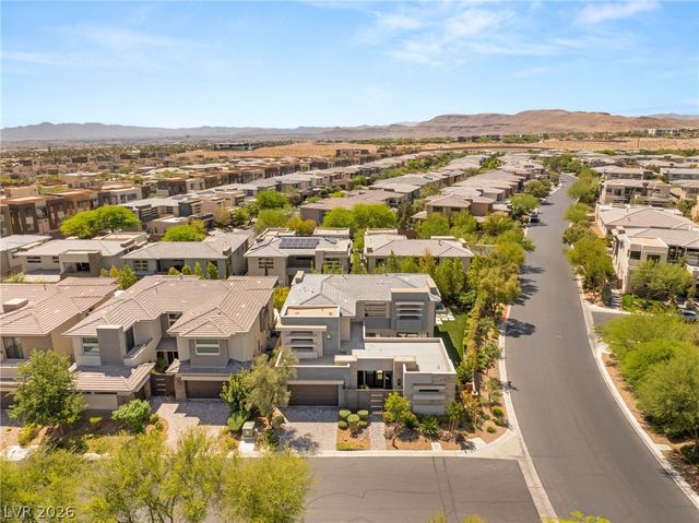 15 Gemstar Lane, Las Vegas, NV 89135