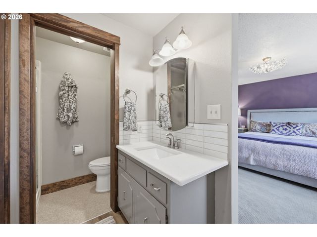 426 CARTHAGE Ave, Eugene, OR 97404