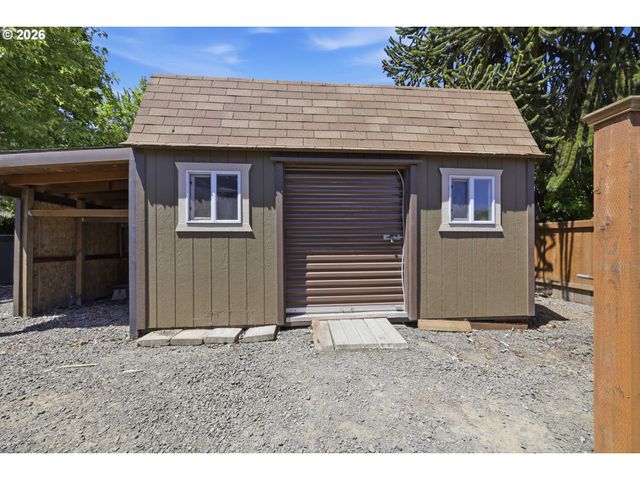 426 CARTHAGE Ave, Eugene, OR 97404