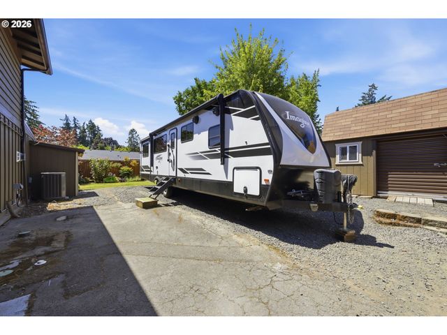 426 CARTHAGE Ave, Eugene, OR 97404