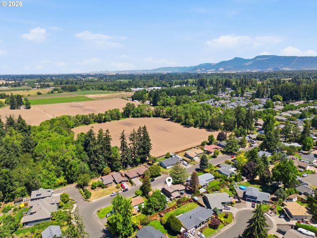 426 CARTHAGE Ave, Eugene, OR 97404