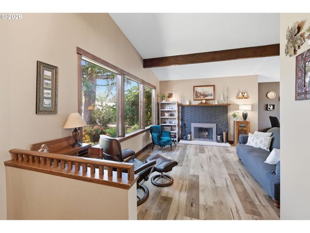 426 CARTHAGE Ave, Eugene, OR 97404