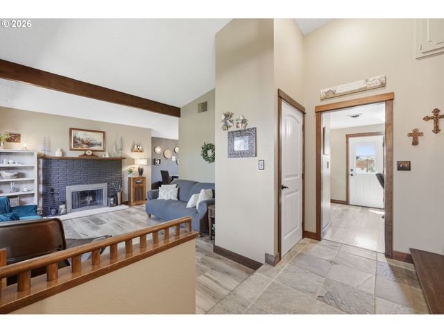 426 CARTHAGE Ave, Eugene, OR 97404