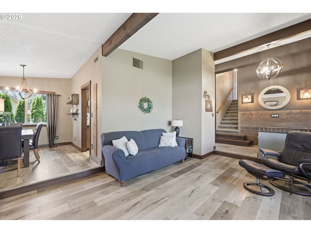 426 CARTHAGE Ave, Eugene, OR 97404