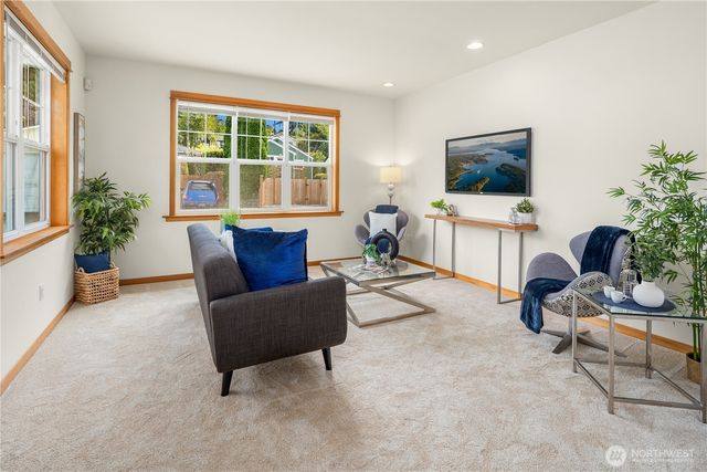 5614 Fauntleroy Way SW, Seattle, WA 98136